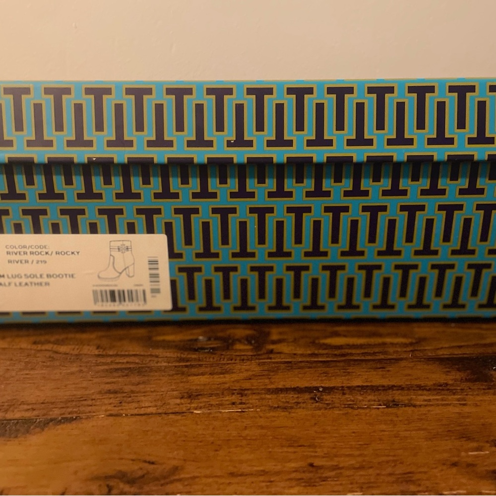 Tory burch Leigh 90mm Lug Sole Bootie - Picture 10 of 10